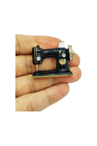 Vintage Dikiş Makinesi Figürlü Siyah Tasarım Broş Siyah