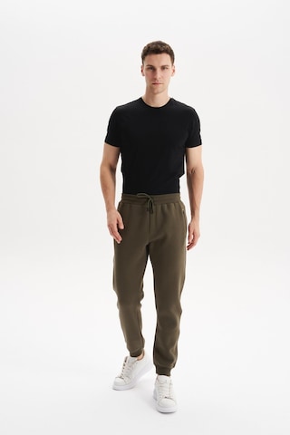 AR-MA Arma Erkek Örme 3 İplik Kumaş Dar Paça Eşofman Altı Regular Fit Lastikli Bel %70 Pamuk %30 Polyester K30174681602 Haki