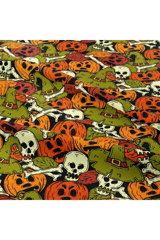 Happy Halloween Yeşil Zemin Üzerinde Korkunç Yüzlübal Kabakları Ve Kurukafalar Ve Kemikler Cadılar Bayramı