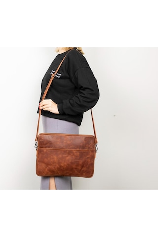 Bloomsleeve Leeds 16" Cognac Brown Hakiki Deri Laptop & Tablet Kılıfı Kahverengi