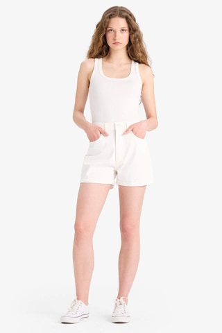 Defacto Mom Fit Yüksek Bel Katlamalı Paça Jean Şort E4695ax25smwt1 Beyaz