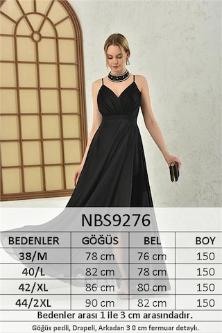 Neşeli Butik Kadın Siyah Simli Yırtmaç Detaylı Askılı Uzun Abiye Nbs9276 Siyah