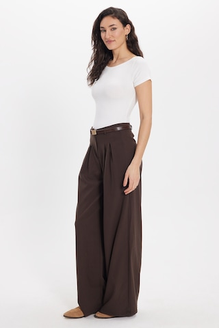 Tudors Kadın Slim Fit Dar Kesim Pamuklu Yumuşak Dokulu Kısa Kollu Kayık Yaka Beyaz Tişört-50529