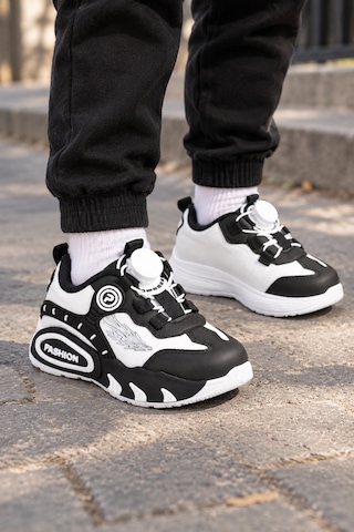 Mini Bonito Erkek Çocuk Mekanizmalı Sneaker Spor Ayakkabı Şık Ve Pratik Günlük Kullanım Beyaz