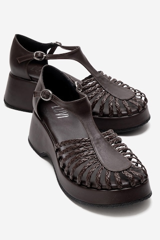 Luvishoes Barry Kahverengi Örgü Detaylı Kadın Dolgu Topuklu Sandalet Kahverengi