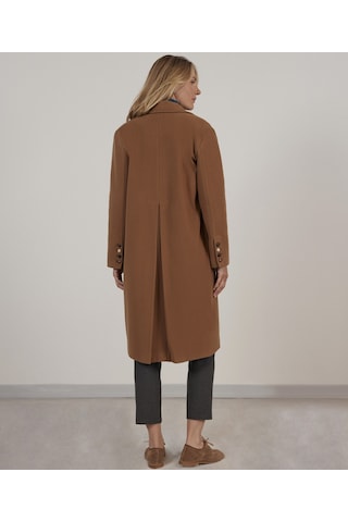 Yargıcı Düğme Detaylı Palto Kahverengi