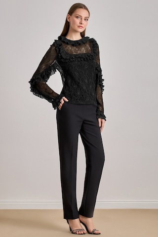 Düz Kesim Siyah Dantel Bluz Siyah