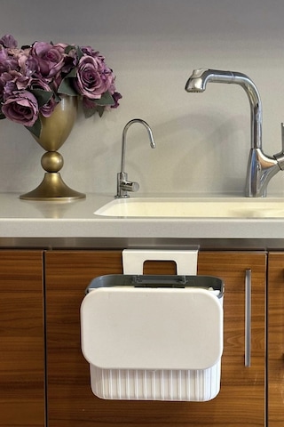 Makri Home Askılı Çöp Kovası- Beyaz- Çift Yönlü Kapaklı - 8 Litre Beyaz