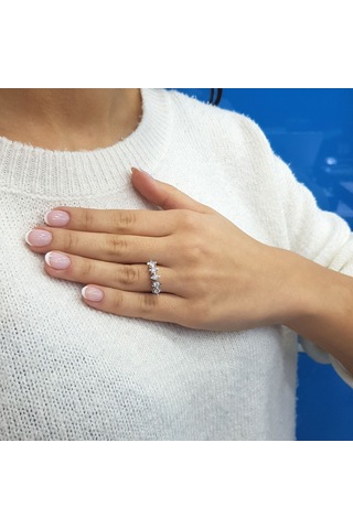 Lova F Renk 0,65 Karat Pırlanta Beştaş Yüzük - IDL Sertifikalı