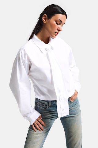 it's basic Kadın Beyaz Oversize Kravat Detaylı Özel Tasarım Bol Kesim Gömlek