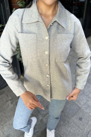 Gri Uzun Kol, Çift Cepli, Eteği Oval Kesim, Kaşe Gömlek Ceket Gri