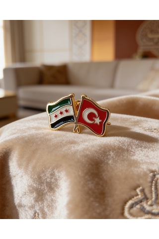 Suriye Ve Türkiye Bayarkları Simgesi Altın Renkli Özel Tasarımlı Unisex Yaka Rozeti A300135
