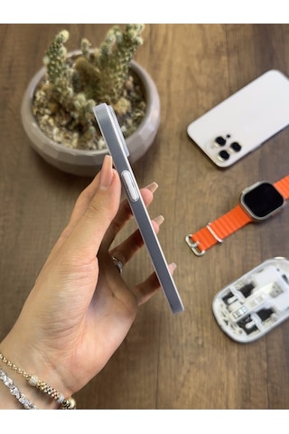 Apple iPhone 13 Uyumlu Süper İnce Mat Ultra Thin Silikon Kılıf Buzlu Beyaz