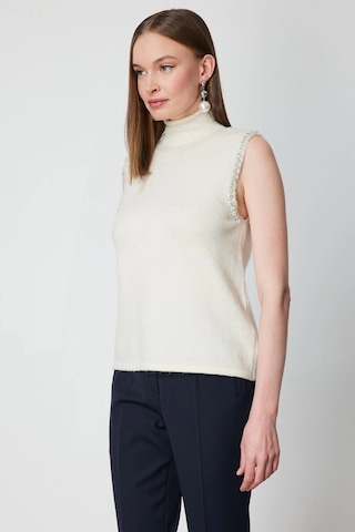On Fashion Omuzları Taşlı Boğazlı Kadın Ekru Kazak 63382 Ekru
