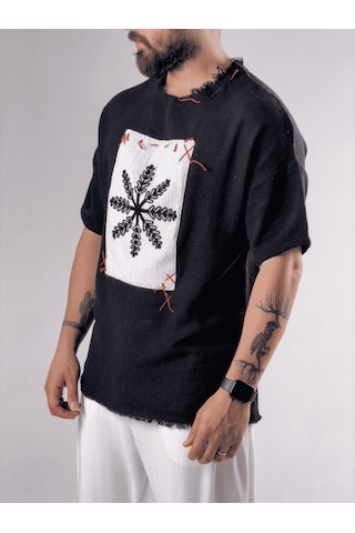 Cocopelli Tasarım Çiçek Desenli Siyah T-shirt Coc3214