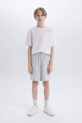 DeFacto Erkek Çocuk Esnek Belli Cepli Pike Şort B5866A825SMGR400