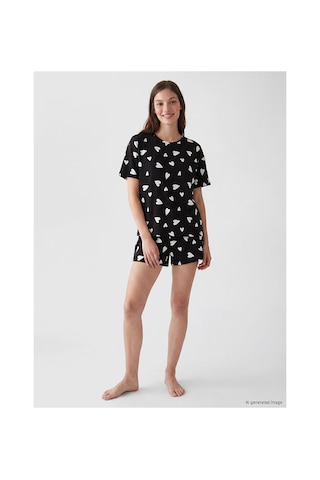 Lcw Dream Siyah Kalp Desenli Kadın Şortlu Pijama Takımı