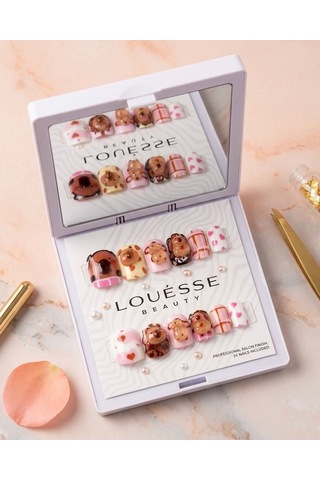 Louésse Teddy Love Takma Tırnak Seti 12 Li Kapibara Figürlü Kalpli Eğlenceli Model