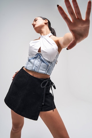 it's basic Kadın Taşlanmış Siyah Renk Belden Bağcıklı Denim Şort Etek