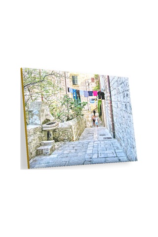 Cakasepetim Taş Sokak Binalar Ve Eski Çeşme İle Turistler Ahşap Mdf Tablo