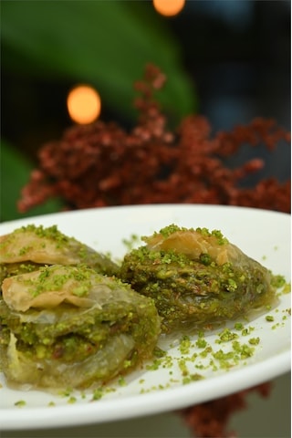 Lokumcu Mehmet Efendi Antep Fıstıklı Dilber Dudağı Baklava 1 KG