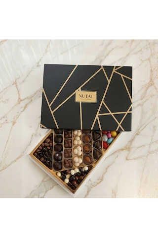 Nutat 580gr Mega Spesiyal Hediye Kutusu - Dubai, Hurma Ve Karışık Gurme Draje Seçkisi/gold Siyah