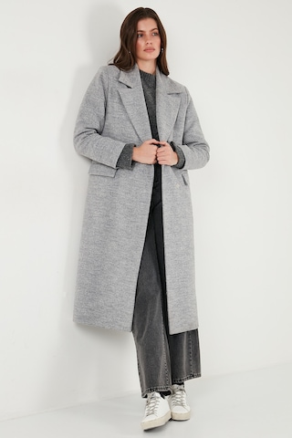 Lela Yün Karışımlı Oversize Kruvaze Yaka Yırtmaçlı Uzun Kaşe Bayan Kaban 6810235 Gri