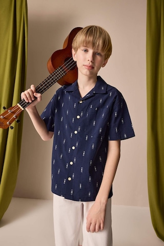 DeFacto Erkek Çocuk Oversize Geniş Kalıp Polo Yaka Brode Kısa Kollu Gömlek D8339A825SMNV248
