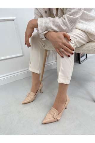 Ervanın Butiği Bej Cilt Kahlo Toka Detay Kadın Stiletto-3918