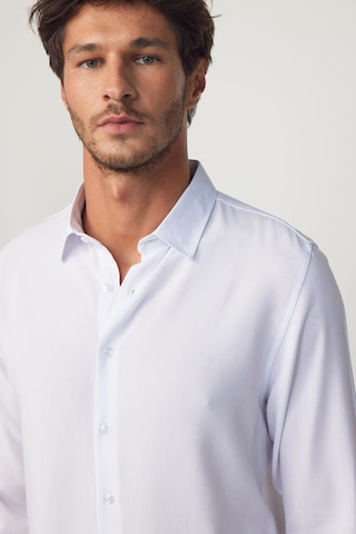 Tudors Slim Fit Dar Kesim Uzun Kol Dökümlü Viskon Şık Erkek Beyaz Gömlek-26909-beyaz Beyaz