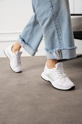 Shoetek Beatriz Kadın Sneakers Yandan Taşlı Bağcıklı Spor Ayakkabı Beyaz Beyaz