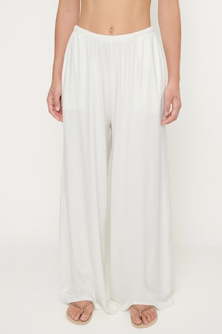 Ac&co / Altınyıldız Classics Kadın Beyaz Yumuşak Dokulu Standart Fit Cepli Beli Lastikli Rahat Örme Pantolon