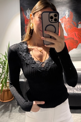 5in1Canpolat Siyah Dantelli V Yaka Merserize Triko 261034