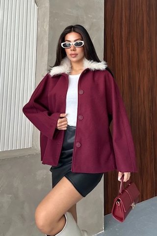 Kadın Bej Kürk Yakalı Kısa Ceket Kaşe Kumaş Oversize Geniş Kol Düğmeli Kışlık Bordo