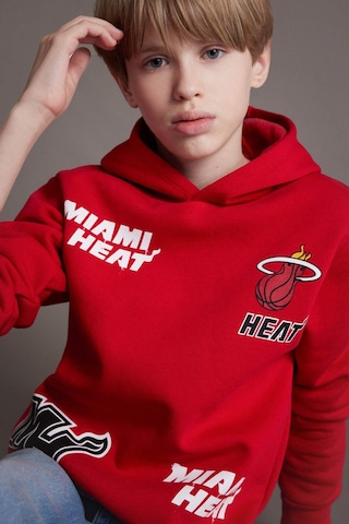 DeFacto Erkek Çocuk NBA Miami Heat Kapüşonlu Sweatshirt D8002A824WNRD70