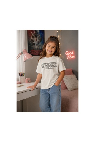 Uğur Bebe %100 Pamuk Stranger Things Baskılı Unisex Çocuk Tişört Ekru Kısa Kollu Bisiklet Yaka Yazlık Ekru Ekru