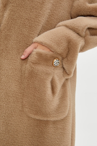 Kadın Oversize Kürk Kaban - Yumuşak Dokulu, Şık Ve Modern Tasarım - Günlük Ve Özel Kullanım İçin İdeal Bej