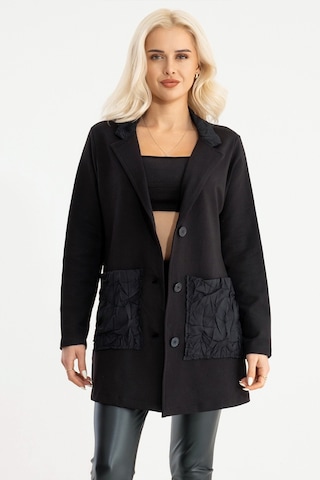 Bold & Young Kadın Siyah Cepli Arkası Kraş Detaylı Düğmeli Blazer Ceket