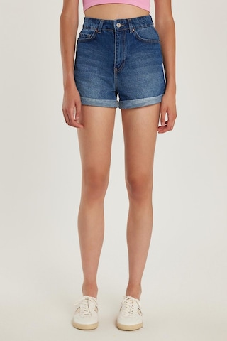 Tudors Kadın Slim Fit Dar Kesim %100 Pamuk Paça Katlamalı Açık Mavi Jean Kot Şort-35302 Açık Mavi
