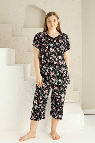 Anne Kalıp Tunik Büyük Beden Kapri-battal Beden Dantel Detay Kısa Kol Viskon Bermuda Pijama Takımı Siyah Pembe Çok Renkli