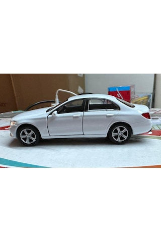 Oyuncak Metal Model Araba 1/36 Çek Bırak Mercedes Benz E Class Beyaz