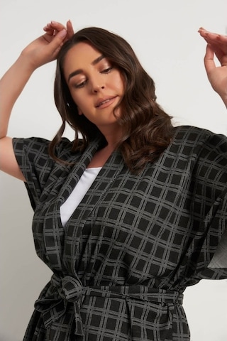 Kuşak Detaylı Örme Yelek