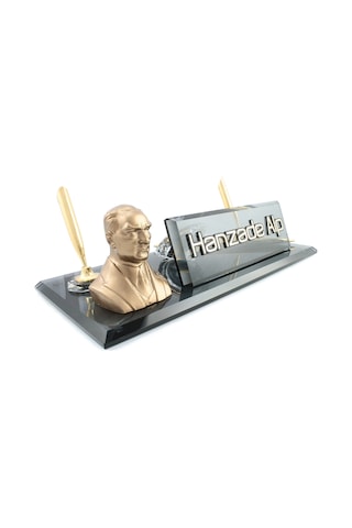 Atatürk Büstlü Masa İsimliği