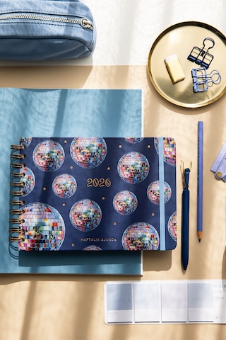 2026 Dikey Haftalık Ajanda Yatay A5 Formda Spiralli Sert Kapak Haftalık Ajanda 21x15 Cm Disco Pembe