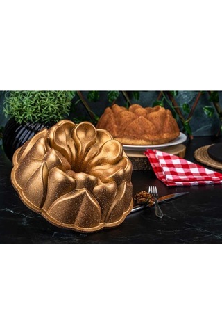 Taç Nilüfer Granit Döküm Kek Kalıbı Gold 6598