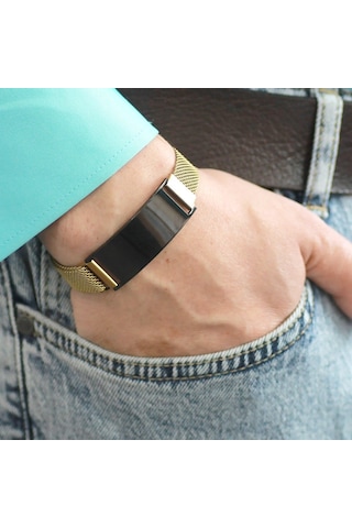 Siyah Zeminli Kişiye Özel İsim Yazılı Magnet Kapamalı Antik Sarı Renk Çelik Erkek Hasır Bileklik