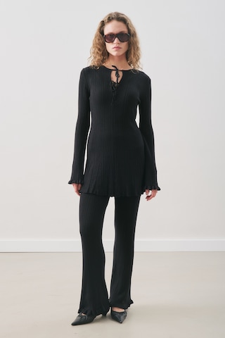 Volanlı Lastik Örgü Tunik Siyah Siyah