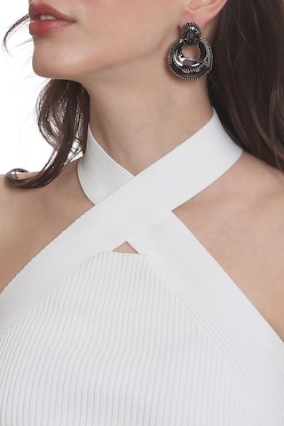 Labalaba Kadın Yaprak Dokulu Çivili Model Çanta Formlu Küpe - Antrasit Antrasit