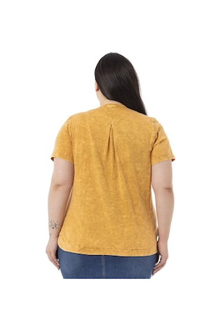 Disentis Büyük Beden Parça Boyalı Bisiklet Yaka Kavisli Yırtmaçlı Hardal T-shirt-hardal Hardal