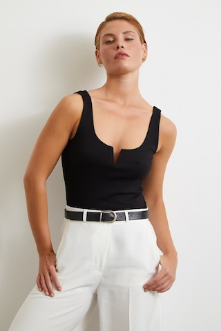 V Demirli Top Siyah Siyah